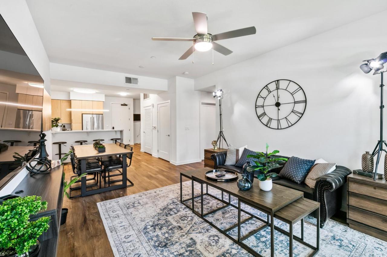 לוס אנג'לס Beverly Grove Chic City Oasis 2 Bedroom Apt With Den 138 מראה חיצוני תמונה