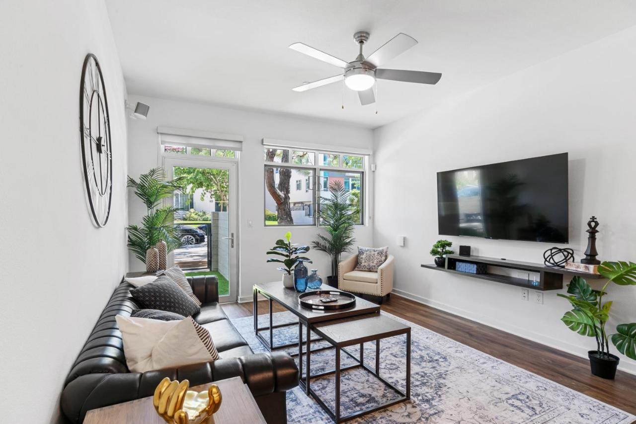 לוס אנג'לס Beverly Grove Chic City Oasis 2 Bedroom Apt With Den 138 מראה חיצוני תמונה