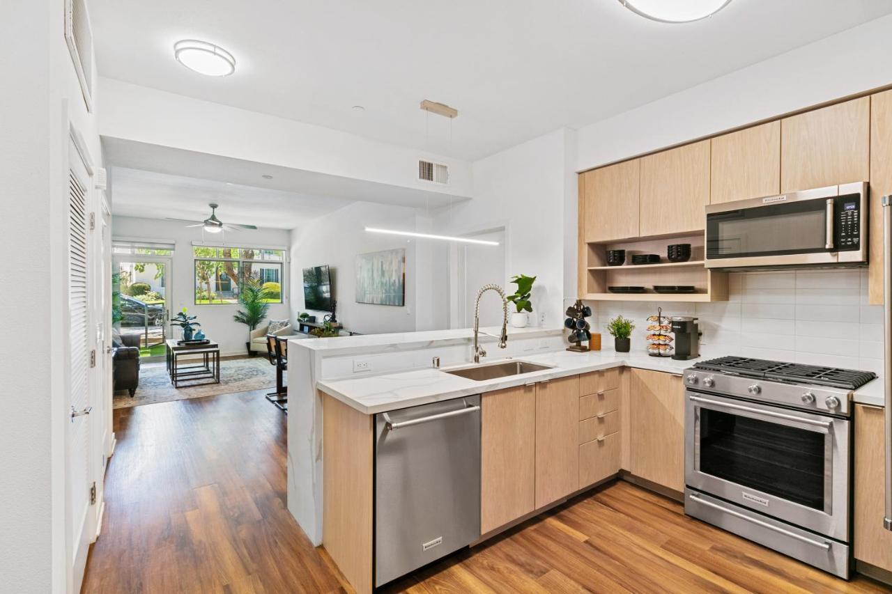 לוס אנג'לס Beverly Grove Chic City Oasis 2 Bedroom Apt With Den 138 מראה חיצוני תמונה