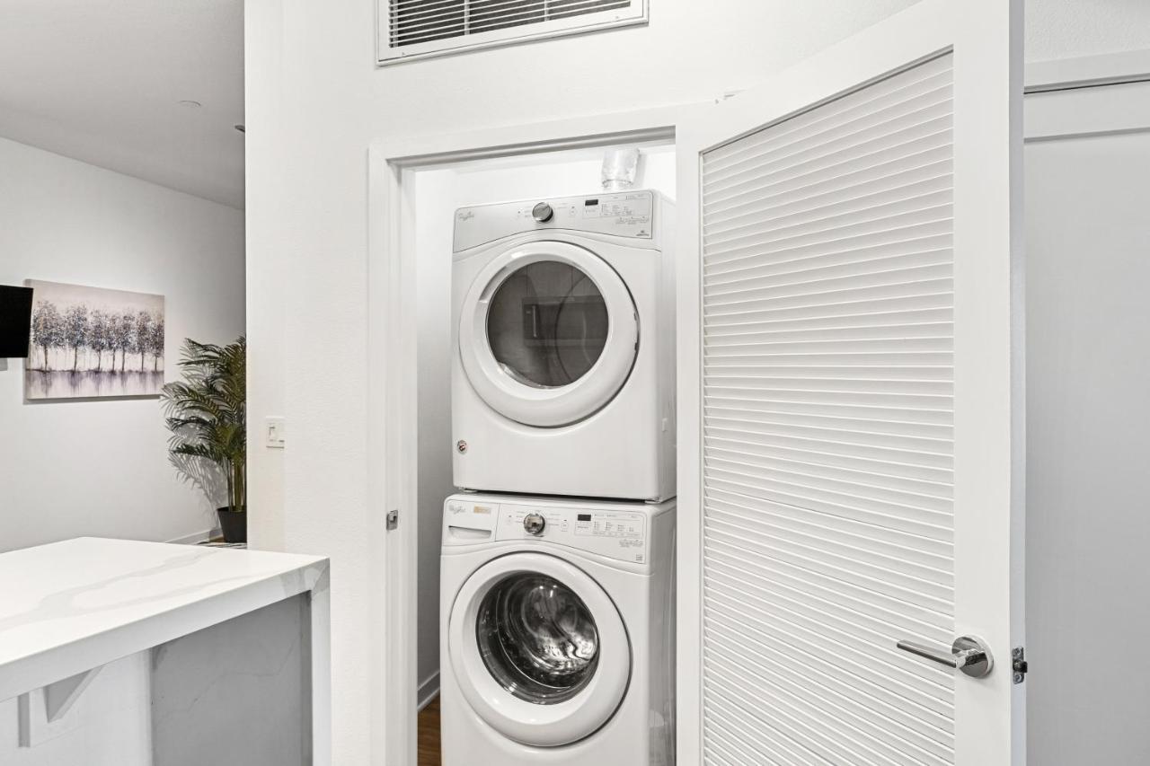 לוס אנג'לס Beverly Grove Chic City Oasis 2 Bedroom Apt With Den 138 מראה חיצוני תמונה