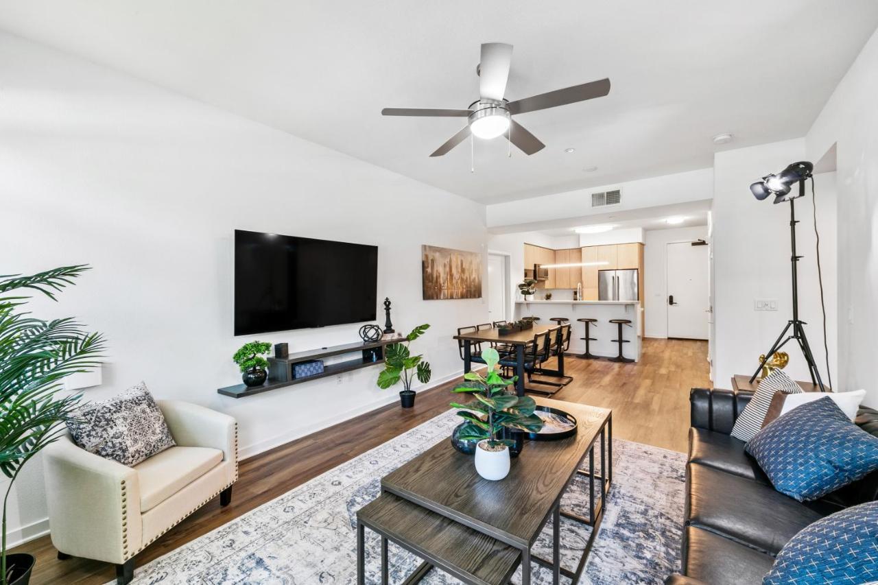 לוס אנג'לס Beverly Grove Chic City Oasis 2 Bedroom Apt With Den 138 מראה חיצוני תמונה