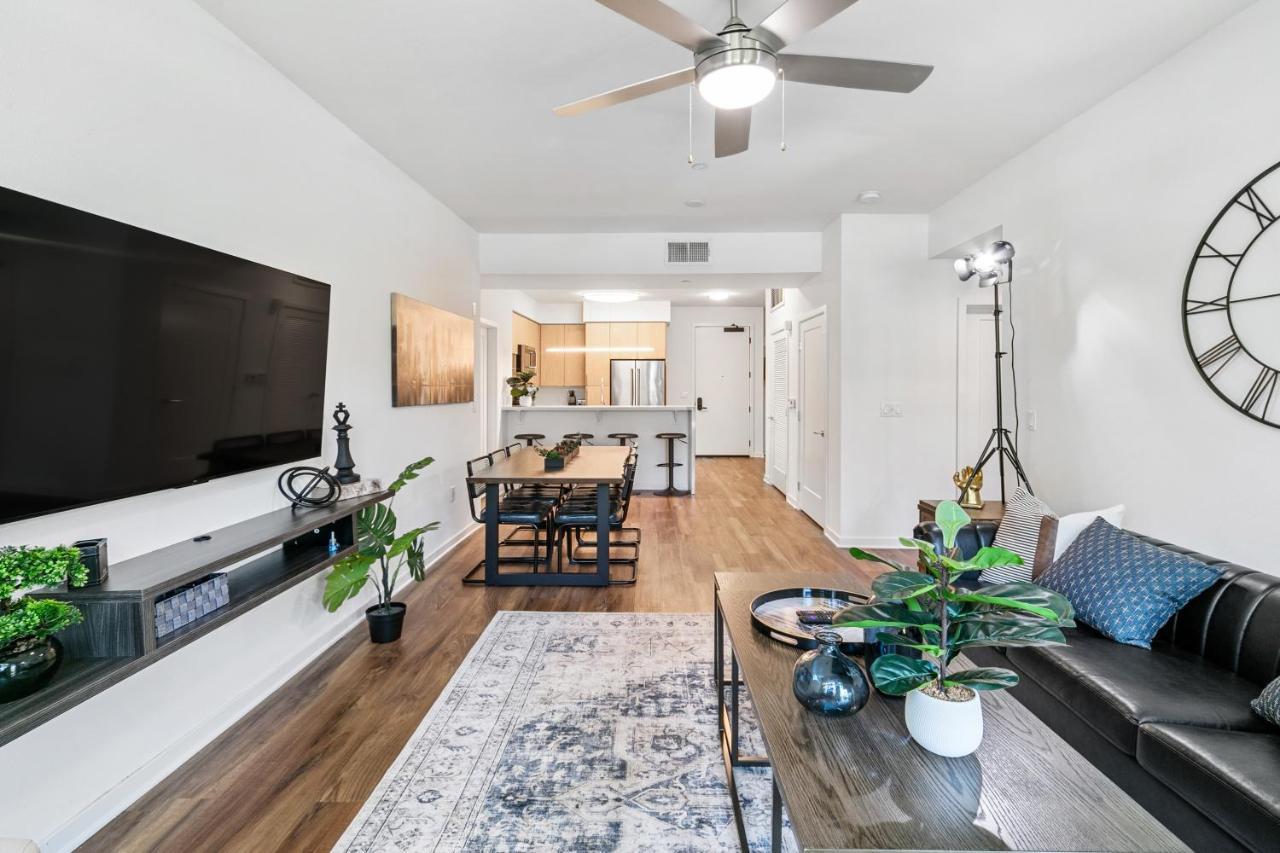 לוס אנג'לס Beverly Grove Chic City Oasis 2 Bedroom Apt With Den 138 מראה חיצוני תמונה