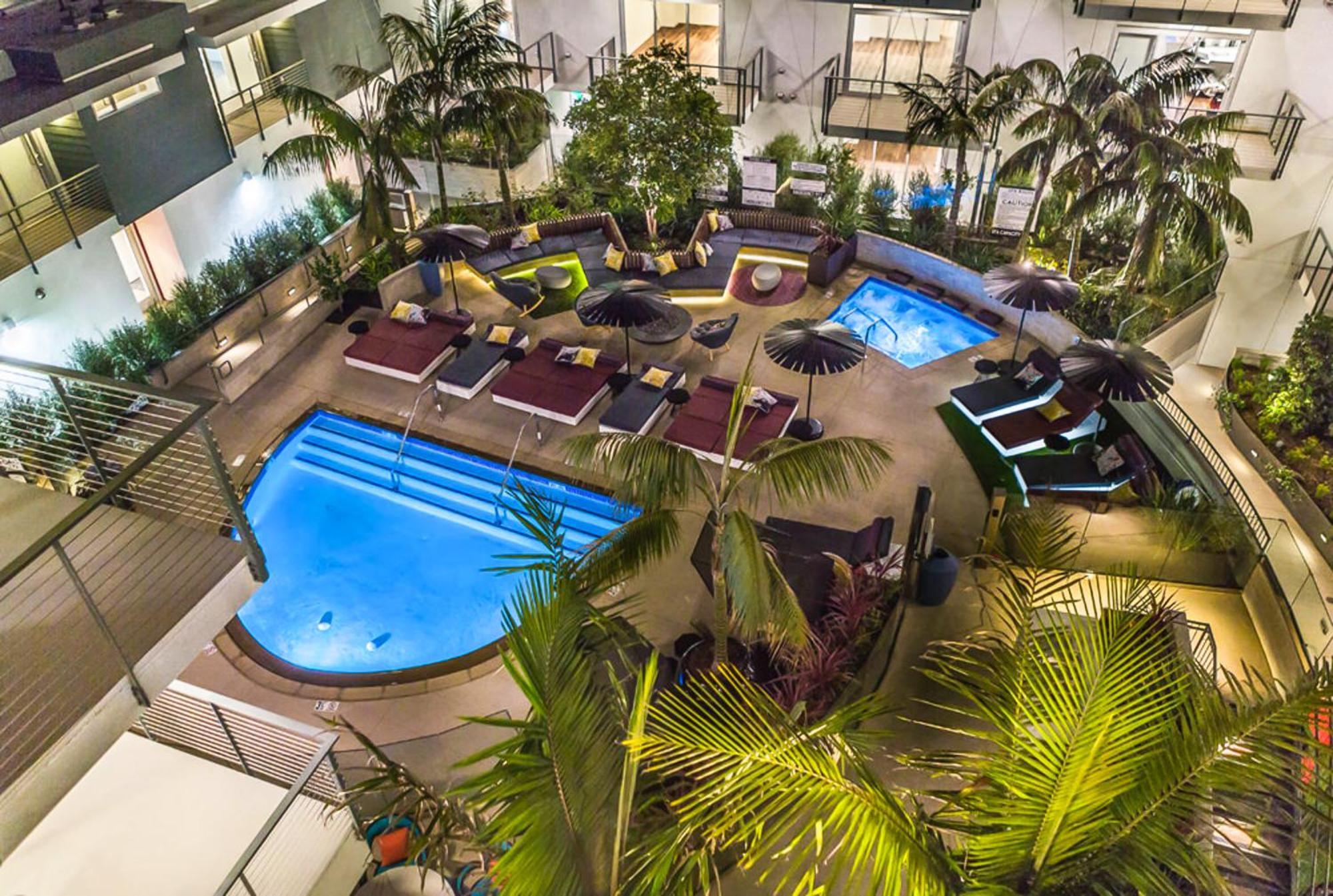 לוס אנג'לס Beverly Grove Chic City Oasis 2 Bedroom Apt With Den 138 מראה חיצוני תמונה
